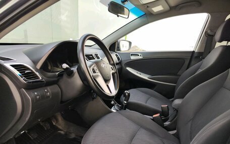Hyundai Solaris II рестайлинг, 2013 год, 770 000 рублей, 16 фотография