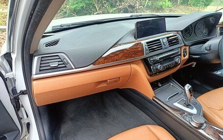 BMW 3 серия, 2017 год, 1 690 000 рублей, 7 фотография
