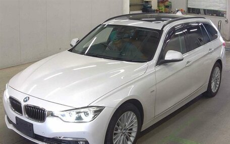 BMW 3 серия, 2017 год, 1 690 000 рублей, 10 фотография