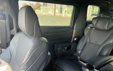 Toyota Alphard, 2024 год, 12 100 000 рублей, 15 фотография