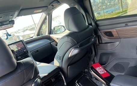 Toyota Alphard, 2024 год, 12 100 000 рублей, 12 фотография