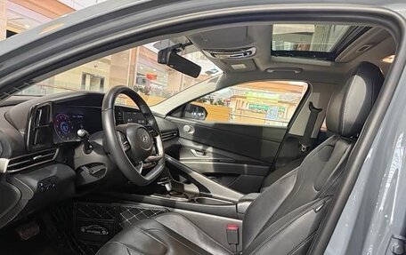 Hyundai Elantra, 2023 год, 1 565 000 рублей, 8 фотография