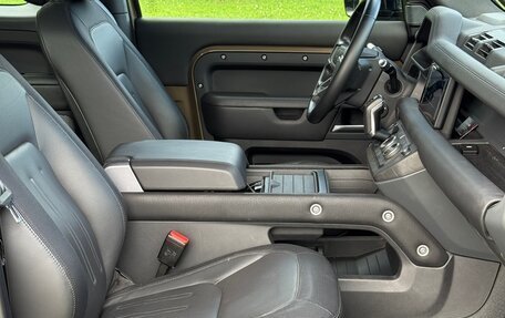 Land Rover Defender II, 2021 год, 4 150 000 рублей, 9 фотография