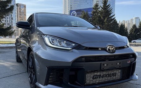 Toyota Yaris, 2024 год, 4 950 000 рублей, 3 фотография