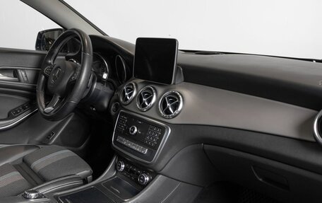 Mercedes-Benz CLA, 2018 год, 1 910 000 рублей, 7 фотография