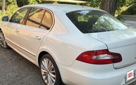 Skoda Superb III рестайлинг, 2011 год, 850 000 рублей, 2 фотография