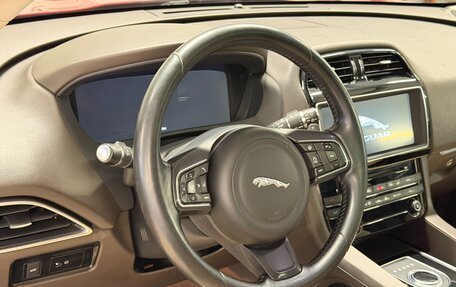 Jaguar F-Pace, 2017 год, 2 430 000 рублей, 19 фотография