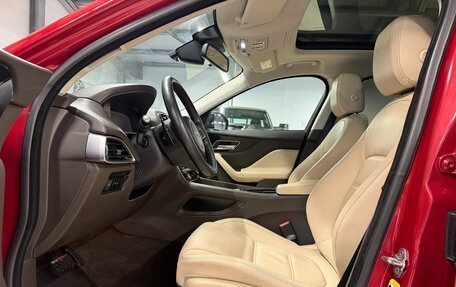 Jaguar F-Pace, 2017 год, 2 430 000 рублей, 24 фотография