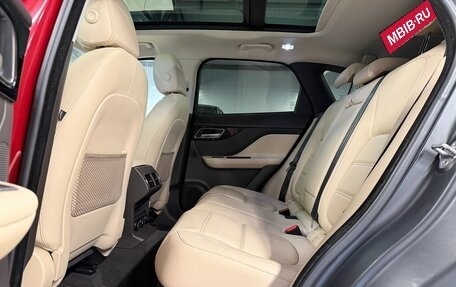 Jaguar F-Pace, 2017 год, 2 430 000 рублей, 25 фотография
