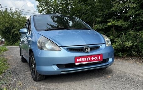 Honda Fit III, 2002 год, 400 000 рублей, 1 фотография