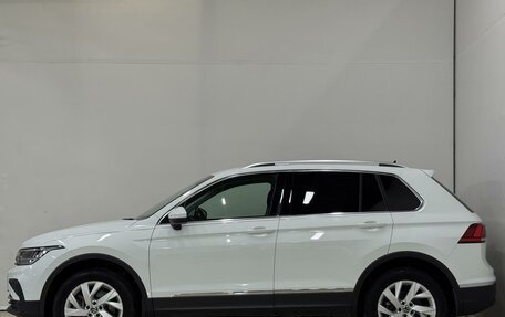 Volkswagen Tiguan II, 2021 год, 2 970 000 рублей, 2 фотография