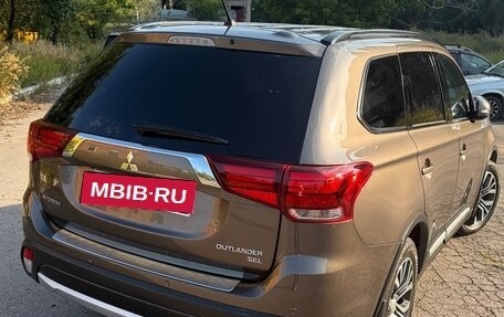Mitsubishi Outlander III рестайлинг 3, 2016 год, 2 100 000 рублей, 4 фотография