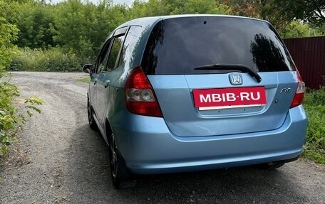 Honda Fit III, 2002 год, 400 000 рублей, 3 фотография