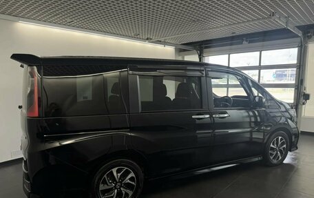 Honda Stepwgn IV, 2019 год, 1 995 000 рублей, 4 фотография
