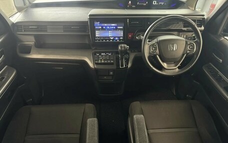 Honda Stepwgn IV, 2019 год, 1 995 000 рублей, 6 фотография