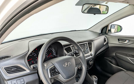 Hyundai Solaris II рестайлинг, 2022 год, 1 665 000 рублей, 16 фотография