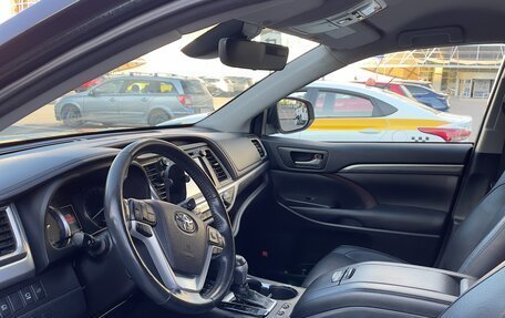 Toyota Highlander III, 2018 год, 4 290 000 рублей, 8 фотография