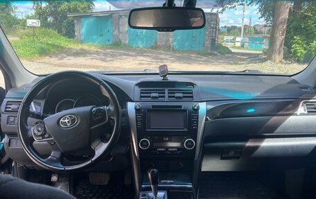 Toyota Camry, 2014 год, 1 380 000 рублей, 5 фотография