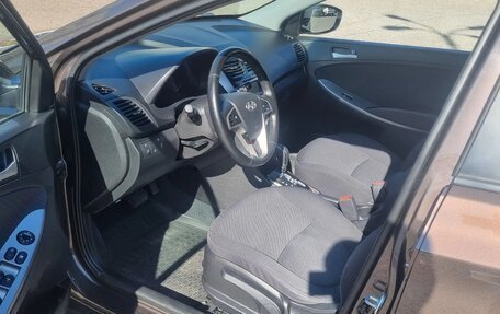 Hyundai Solaris II рестайлинг, 2015 год, 825 000 рублей, 10 фотография