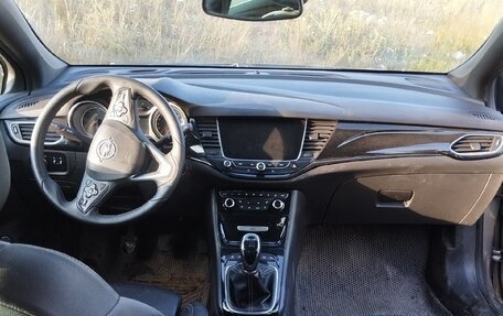 Opel Astra K, 2017 год, 1 000 000 рублей, 6 фотография