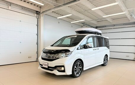 Honda Stepwgn IV, 2015 год, 2 099 000 рублей, 2 фотография