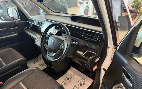 Honda Stepwgn IV, 2015 год, 2 099 000 рублей, 10 фотография