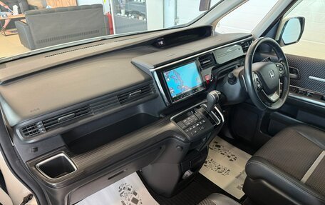 Honda Stepwgn IV, 2015 год, 2 099 000 рублей, 13 фотография