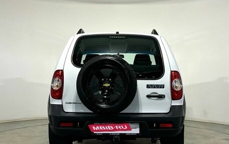 Chevrolet Niva I рестайлинг, 2018 год, 770 000 рублей, 3 фотография
