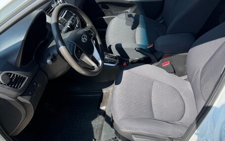 Hyundai Solaris II рестайлинг, 2013 год, 779 000 рублей, 17 фотография