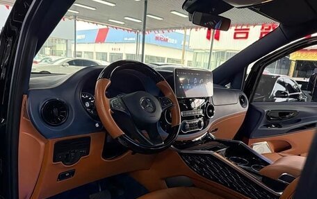 Mercedes-Benz Vito, 2023 год, 4 980 000 рублей, 8 фотография