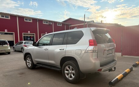 Toyota Land Cruiser Prado 150 рестайлинг 2, 2011 год, 2 750 000 рублей, 5 фотография