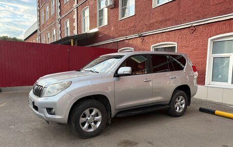 Toyota Land Cruiser Prado 150 рестайлинг 2, 2011 год, 2 750 000 рублей, 4 фотография