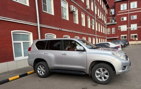Toyota Land Cruiser Prado 150 рестайлинг 2, 2011 год, 2 750 000 рублей, 2 фотография