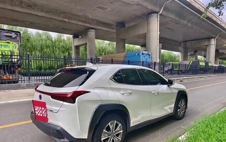 Lexus UX I, 2023 год, 2 490 000 рублей, 5 фотография