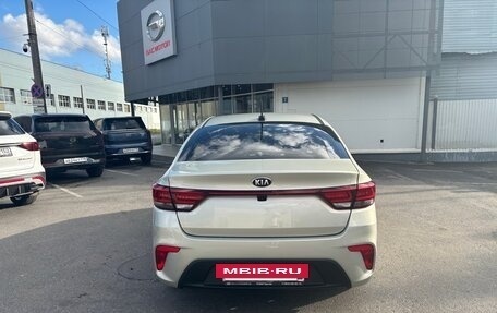 KIA Rio IV, 2018 год, 955 000 рублей, 6 фотография