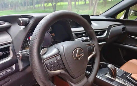 Lexus UX I, 2023 год, 2 490 000 рублей, 15 фотография