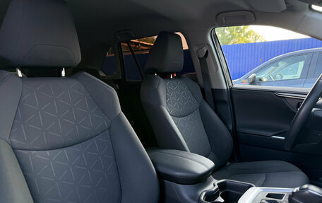 Toyota RAV4, 2020 год, 3 170 000 рублей, 11 фотография