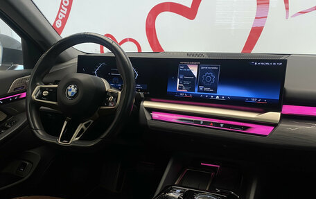 BMW 5 серия, 2024 год, 6 600 000 рублей, 13 фотография
