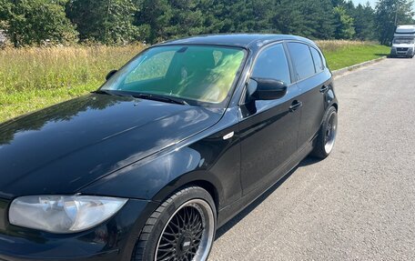 BMW 1 серия, 2011 год, 1 050 000 рублей, 1 фотография