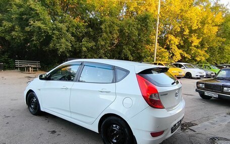 Hyundai Solaris II рестайлинг, 2013 год, 705 000 рублей, 2 фотография