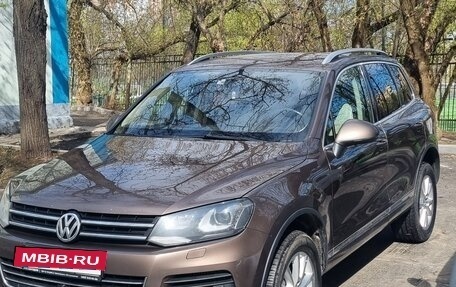 Volkswagen Touareg III, 2011 год, 1 800 000 рублей, 2 фотография