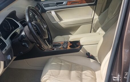 Volkswagen Touareg III, 2011 год, 1 800 000 рублей, 4 фотография