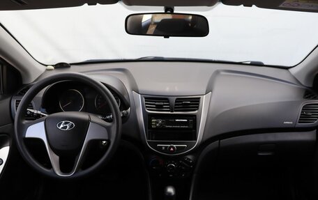 Hyundai Solaris II рестайлинг, 2015 год, 1 095 000 рублей, 12 фотография