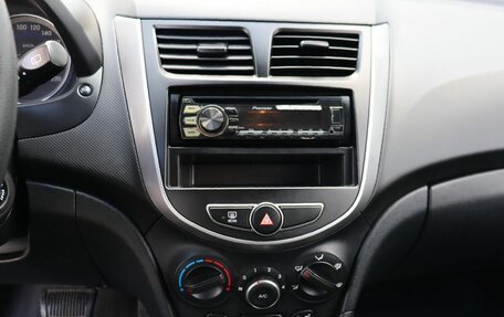 Hyundai Solaris II рестайлинг, 2015 год, 1 095 000 рублей, 16 фотография