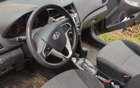 Hyundai Solaris II рестайлинг, 2012 год, 150 000 рублей, 19 фотография
