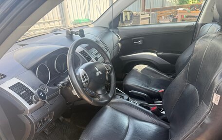 Mitsubishi Outlander III рестайлинг 3, 2010 год, 970 000 рублей, 6 фотография