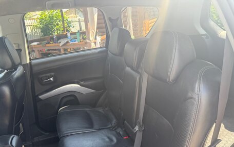 Mitsubishi Outlander III рестайлинг 3, 2010 год, 970 000 рублей, 8 фотография