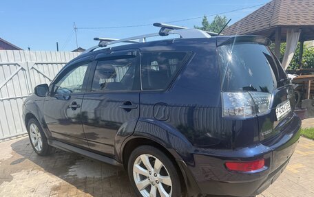 Mitsubishi Outlander III рестайлинг 3, 2010 год, 970 000 рублей, 3 фотография