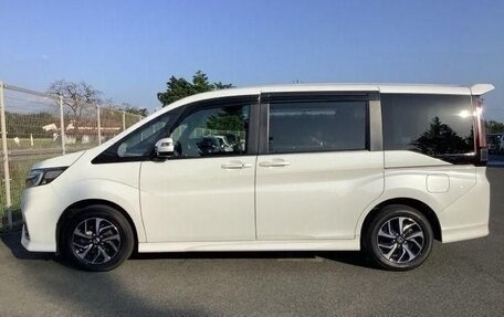 Honda Stepwgn IV, 2021 год, 1 900 000 рублей, 6 фотография