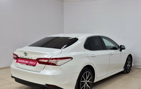 Toyota Camry, 2021 год, 3 220 000 рублей, 4 фотография